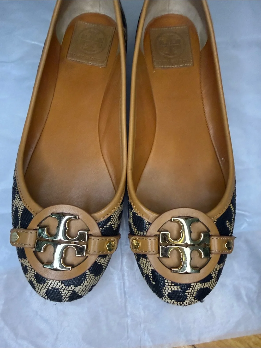 Tory Burch Tan and Black Leopard-Print Leather-Trim Ballet Flats with Gold Logo - Picture 6 of 9